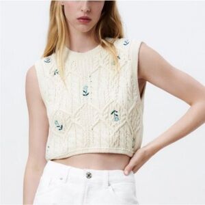 Zara floral embroidered vest 🌼